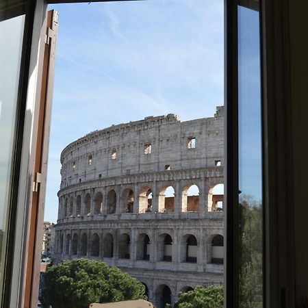 ローマJacuzzi In Front Of The Colosseumアパートメント エクステリア 写真