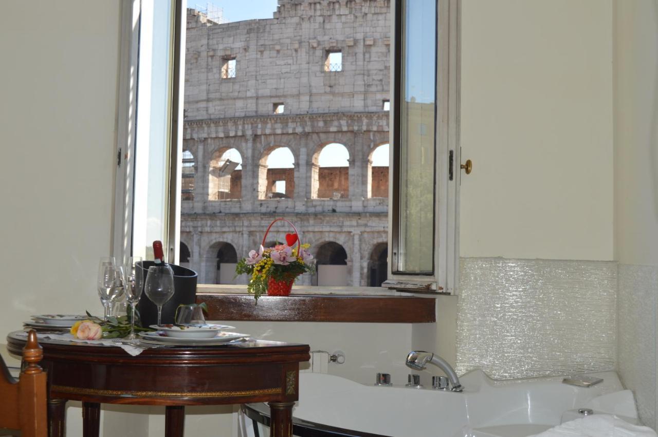 Jacuzzi In Front Of The Colosseum ローマ エクステリア 写真